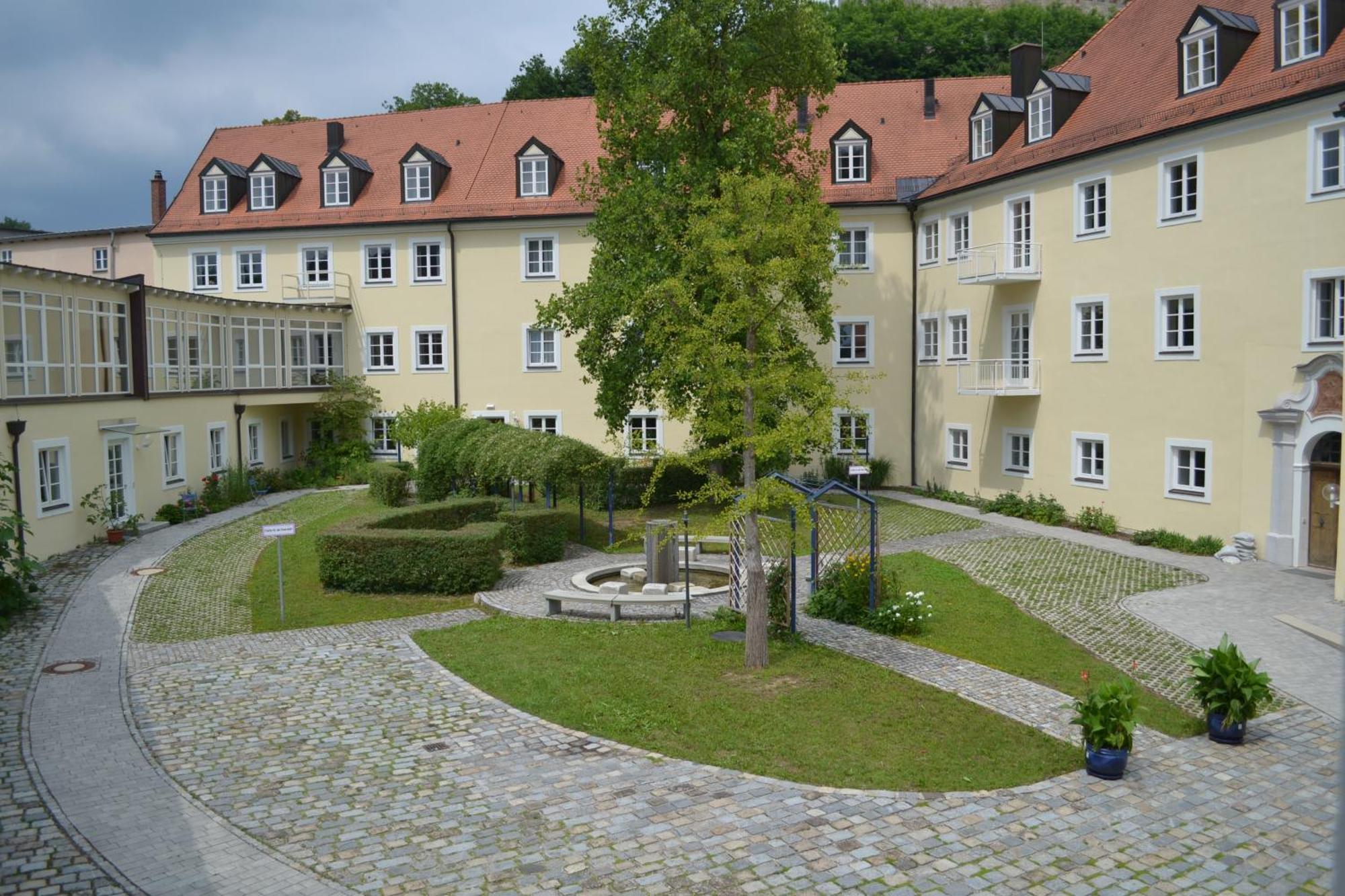 Haus Der Begegnung Heilig Geist Hotel บวร์กเฮาเซิน ภายนอก รูปภาพ