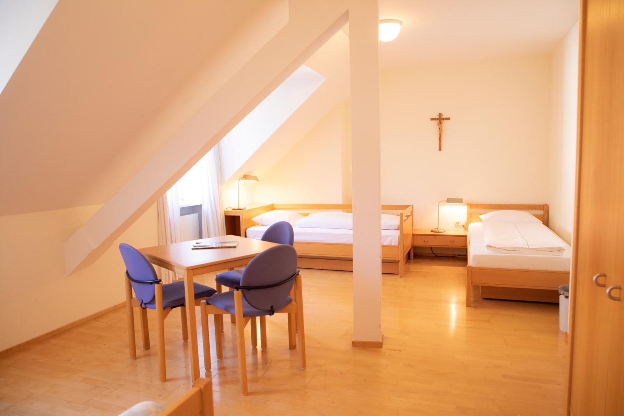 Haus Der Begegnung Heilig Geist Hotel บวร์กเฮาเซิน ภายนอก รูปภาพ