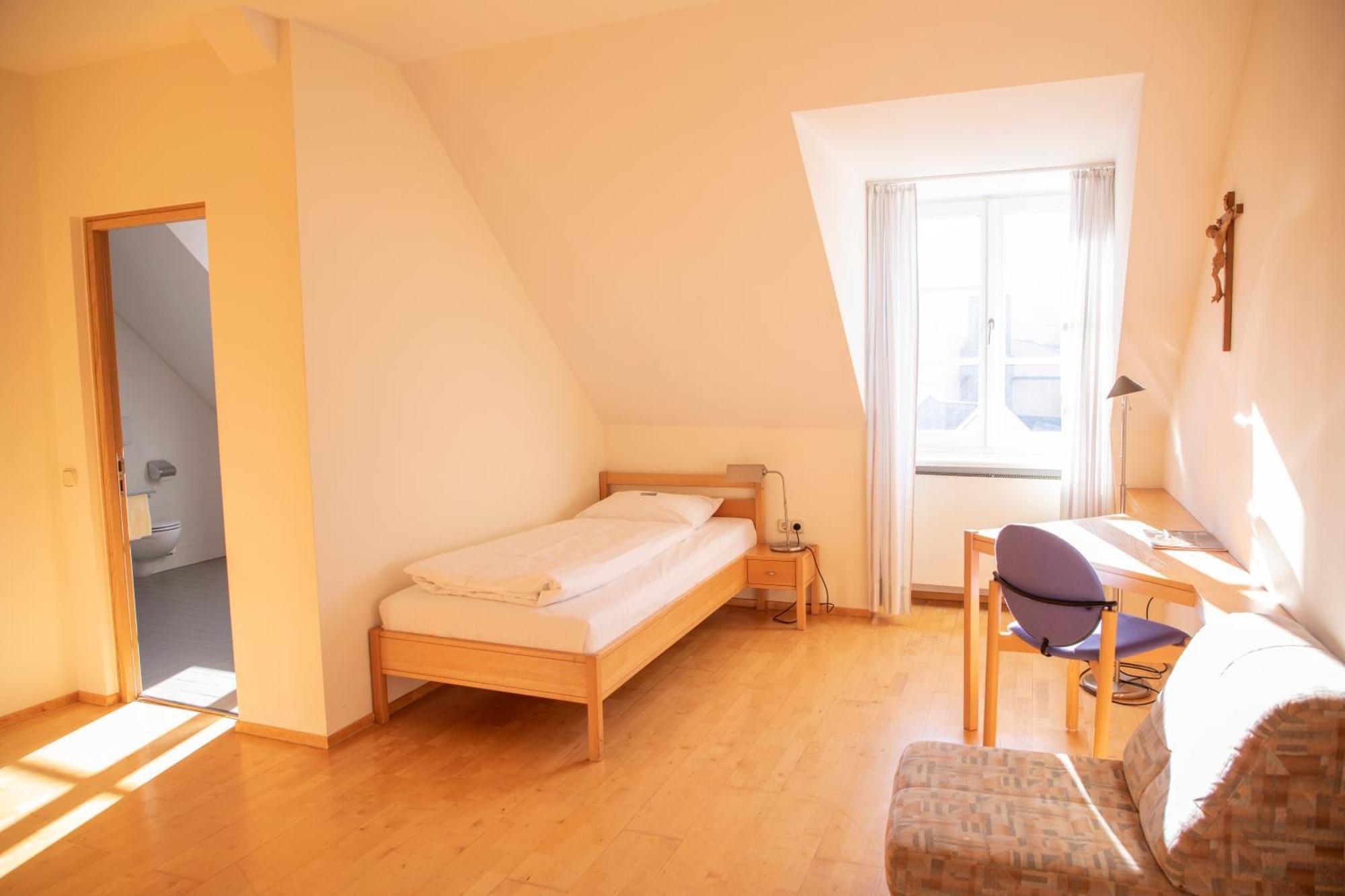 Haus Der Begegnung Heilig Geist Hotel บวร์กเฮาเซิน ภายนอก รูปภาพ