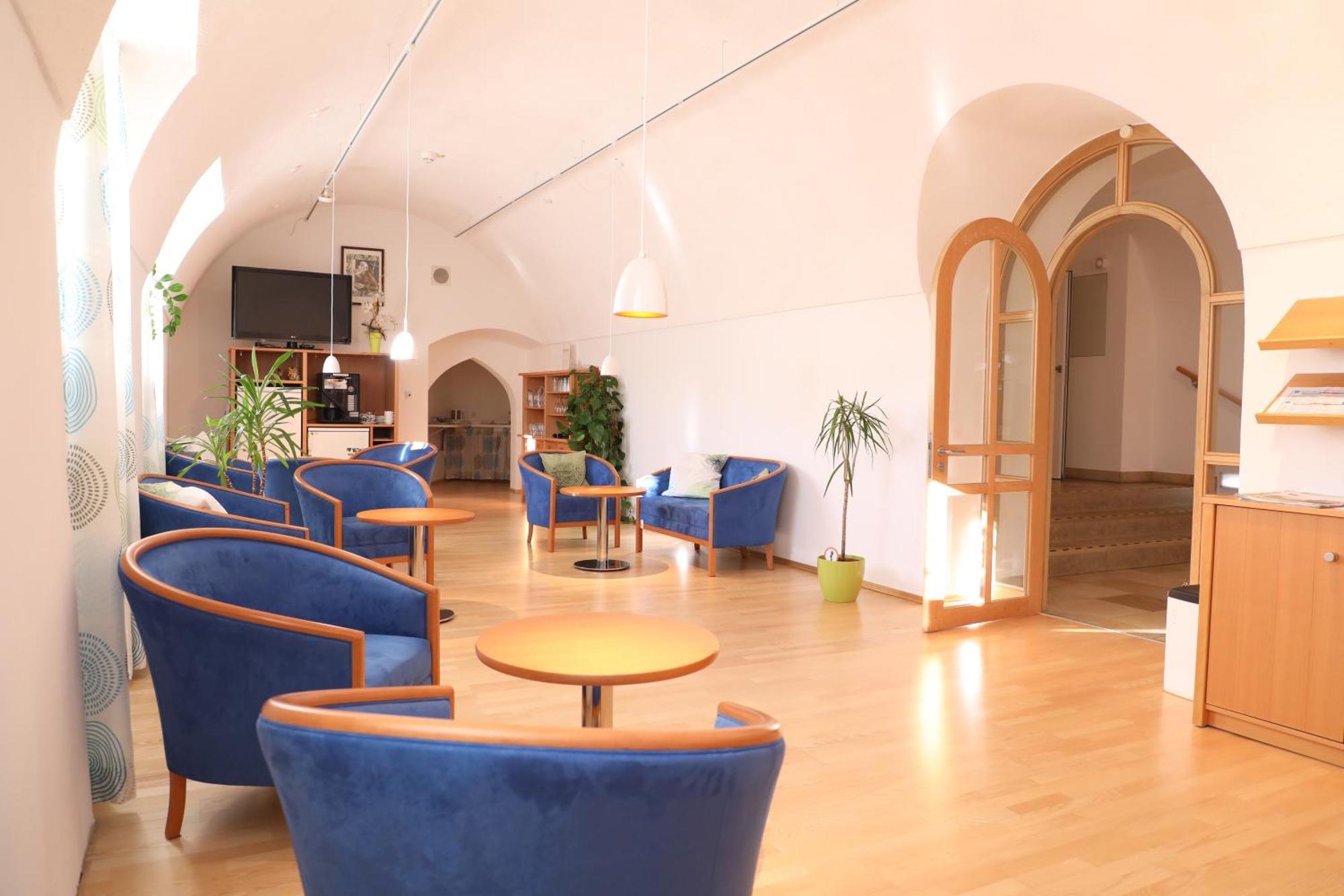 Haus Der Begegnung Heilig Geist Hotel บวร์กเฮาเซิน ภายนอก รูปภาพ