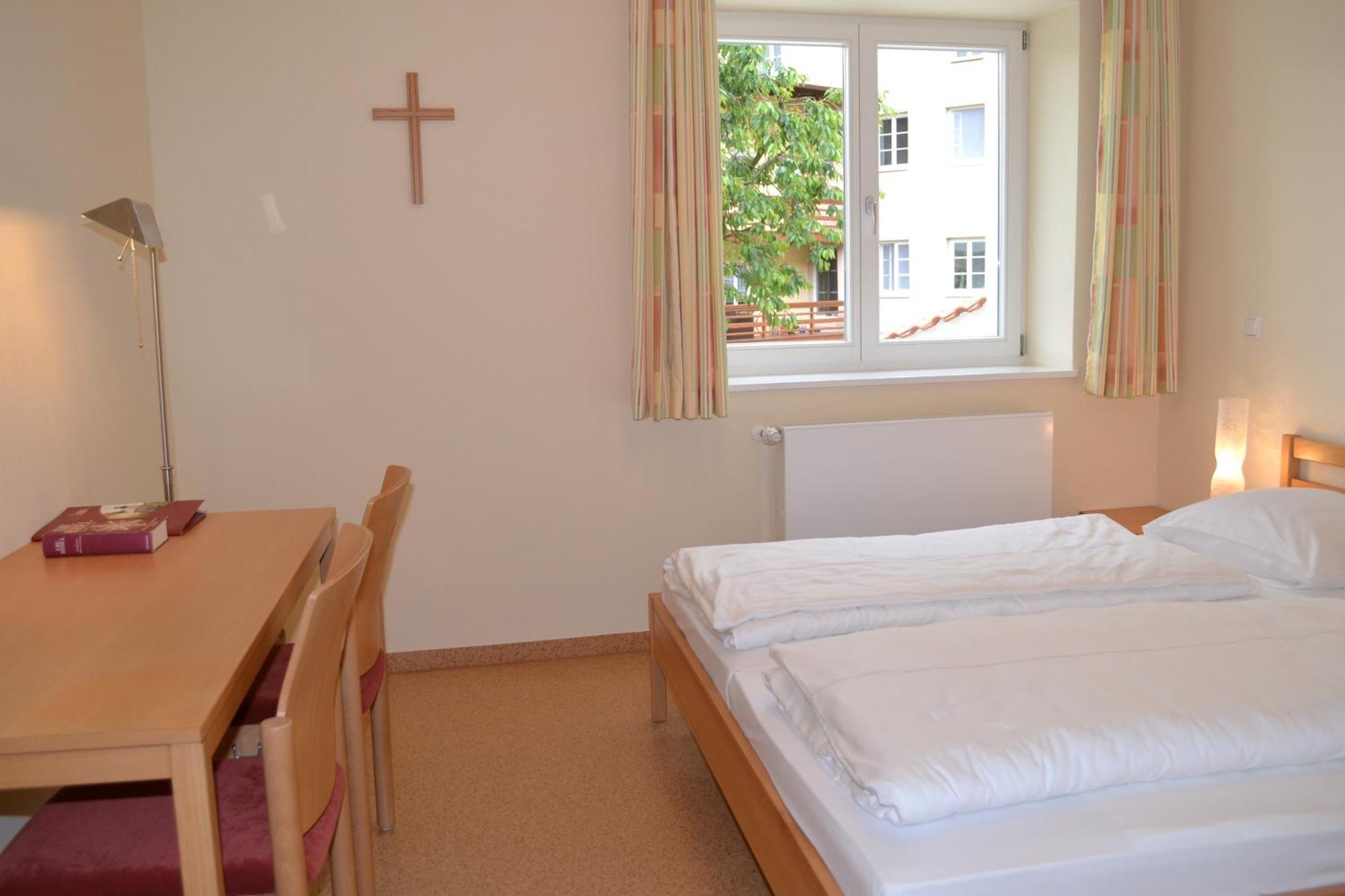 Haus Der Begegnung Heilig Geist Hotel บวร์กเฮาเซิน ภายนอก รูปภาพ