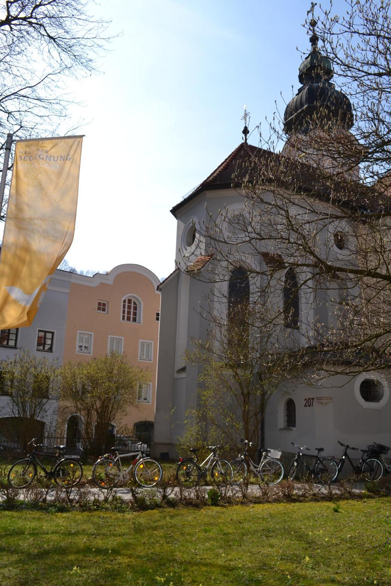 Haus Der Begegnung Heilig Geist Hotel บวร์กเฮาเซิน ภายนอก รูปภาพ